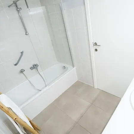 Zandloper Ii With Balcony By Interhome