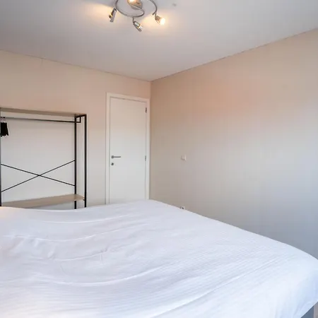 Zandloper Ii With Balcony By Interhome